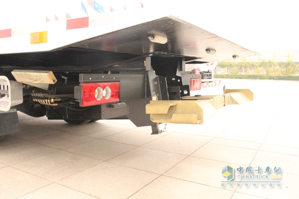 福田歐馬可 154馬力 4×2清障車（BSZ5089TQZ型）