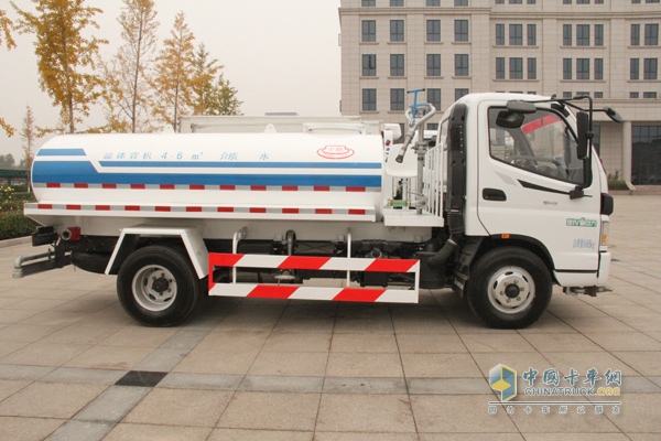 福田歐馬可 141馬力 4×2灑水車(chē)（BSZ5083GSSC4T033）