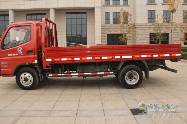 福田奧鈴捷運 107馬力4×2平板載貨車（BJ1049V9JEA-3）