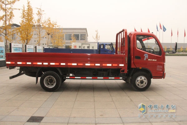 福田奧鈴捷運 107馬力4×2平板載貨車（BJ1049V9JEA-3）