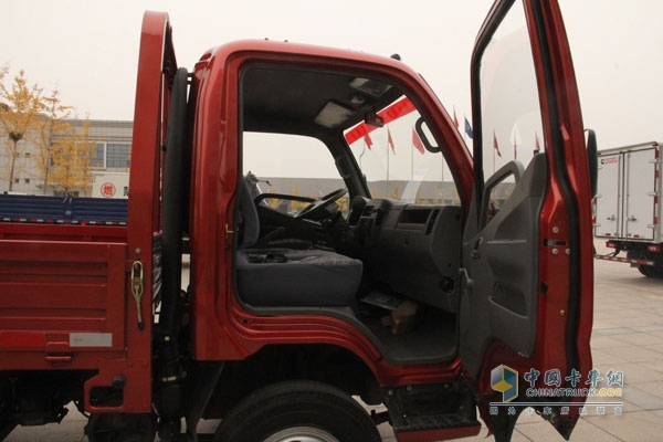 福田奧鈴捷運 107馬力4×2平板載貨車（BJ1049V9JEA-3）