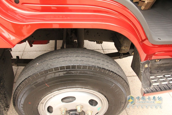 福田奧鈴捷運 107馬力4×2平板載貨車（BJ1049V9JEA-3）