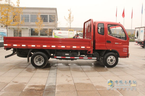 福田奧鈴TX 110馬力4×2平板載貨車（BJ1049V9PD6-AA）