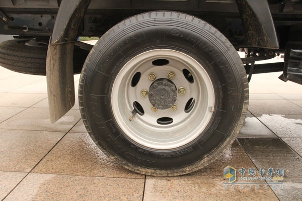 福田奧鈴TX 110馬力4×2平板載貨車（BJ1049V9PD6-AA）