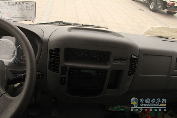 福田奧鈴TX 110馬力4×2平板載貨車（BJ1049V9PD6-AA）