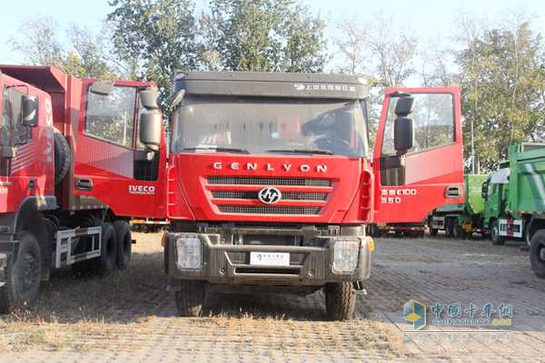 上汽依維柯紅巖 杰獅C100 390馬力 6X4國四自卸車