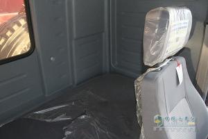 上汽依維柯 紅巖新金剛 濰柴290馬力 6X4自卸車(chē)