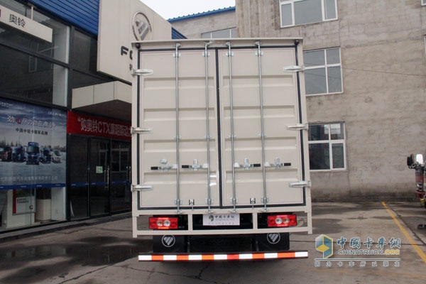 福田奧鈴CTX 154馬力 4×2廂式排半保溫車 對(duì)開門