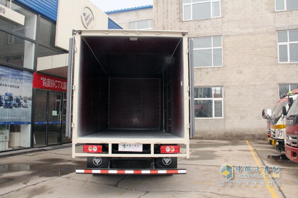 福田奧鈴CTX 154馬力 4×2廂式排半保溫車對(duì)開門