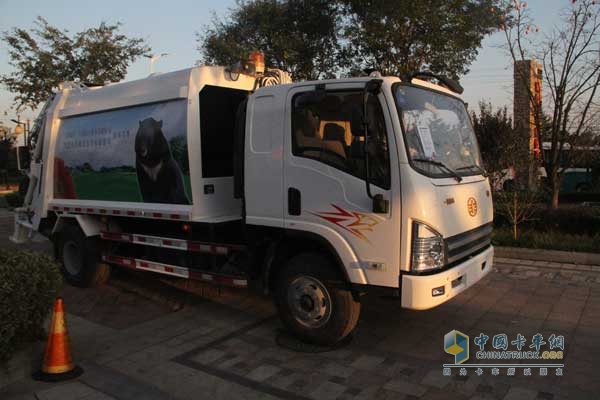 一汽解放青島 虎V 120馬力 4X2 國四H壓縮式垃圾車 
