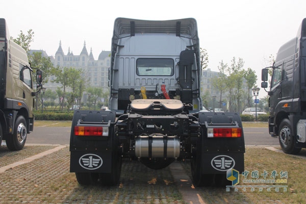 一汽解放青島 天V 350馬力 6×4 國四牽引車CA4256P2K2T1E4A80