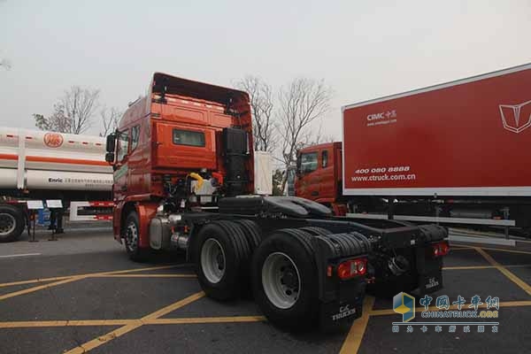 聯(lián)合卡車 玉柴350馬力 6X2 國(guó)四牽引車