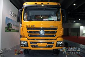 廣州車展；陜汽重卡攜德龍牽引車和智能渣土車亮相