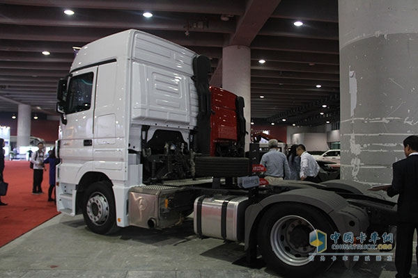 奔馳卡車 Actros 1841低底盤牽引車