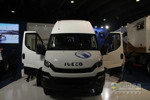 依維柯 新Daily 170馬力 4×2 國(guó)四廂式載貨車