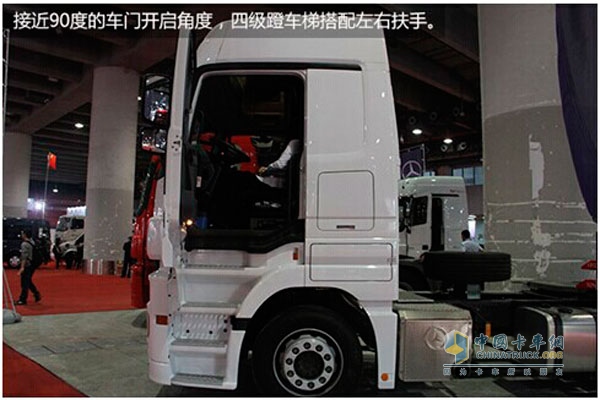 奔馳Actros1841