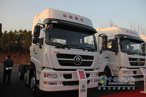 中國(guó)重汽 斯達(dá)-斯太爾重卡 D7B 380馬力 6X2 牽引車