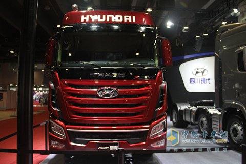 四川現(xiàn)代 Xcient創(chuàng)虎 410馬力 8X4 國(guó)四 載貨車