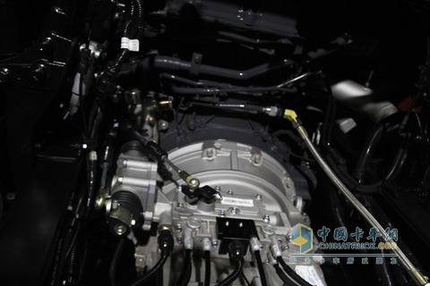 四川現(xiàn)代 Xcient創(chuàng)虎 410馬力 8X4 國(guó)四 載貨車