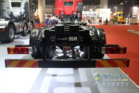 四川現(xiàn)代 Xcient創(chuàng)虎 410馬力 8X4 國(guó)四 載貨車