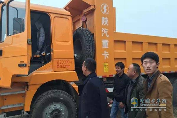 陜汽重卡江西高安試乘試駕暨X3000牽引車360°現(xiàn)場品鑒會(huì)掀熱潮