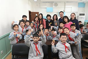 沃爾沃集團交通安全小課堂開班，志愿者們走進小學校園
