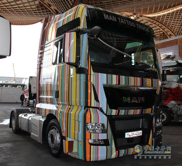 滾動的藝術(shù)品 德國曼恩卡車與“搖滾”一同出發(fā)