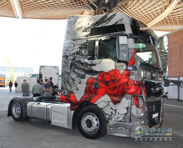 滾動的藝術(shù)品 德國曼恩卡車與“搖滾”一同出發(fā)