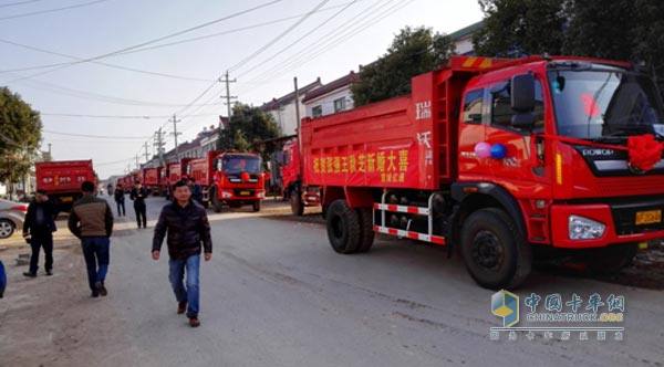 安徽廣德驚現(xiàn)福田瑞沃迎親車(chē)隊(duì)