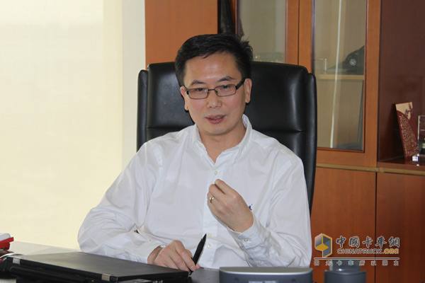 康明斯公司副總裁、康明斯中國(guó)區(qū)首席技術(shù)官彭立新博士