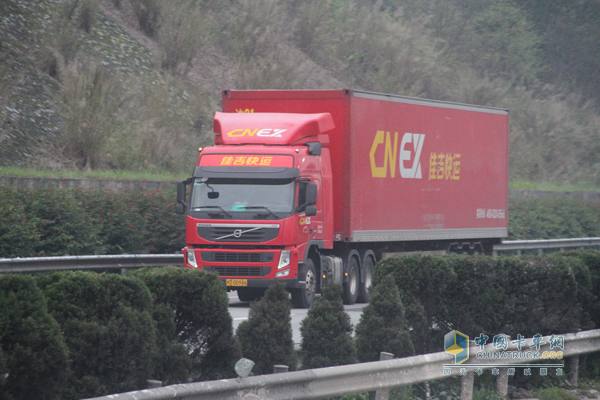 個體戶加入大車隊成為專業(yè)司機(jī)