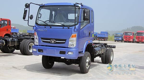  重汽海西推出豪曼四驅(qū)運(yùn)輸車