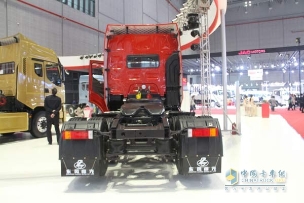 乘龍H7 6*2R 平頭牽引車車架