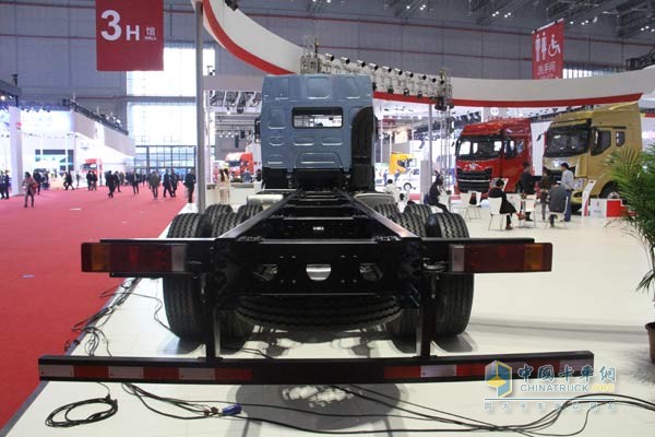 乘龍H7 8*4載貨車車架