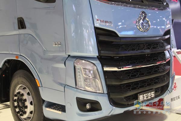 乘龍H7 8*4載貨車前臉