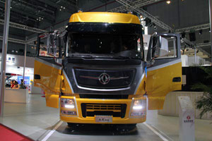 東風商用車 天龍旗艦  6 ×4 牽引車 康明斯480馬力