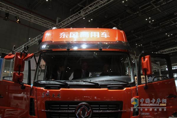 東風(fēng)天龍 6 ×4 雷諾Dci 420馬力牽引車