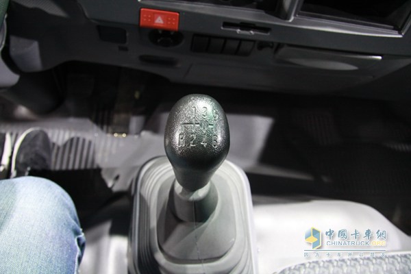 慶鈴 五十鈴700P 190馬力 國四 中型廂式載貨車