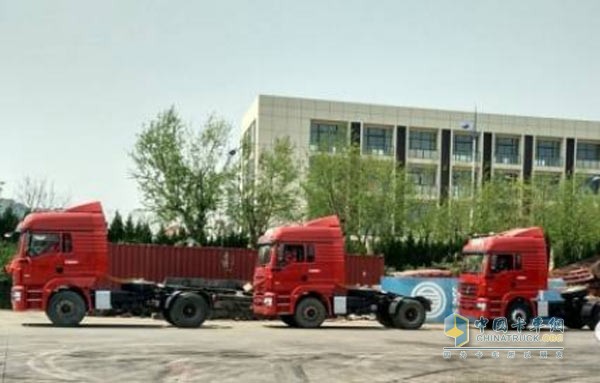 陜汽重卡牽引車(chē)