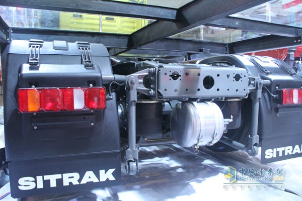 中國重汽SITRAK汕德卡C7H 國五 全氣囊懸架 540馬力 6X2牽引車