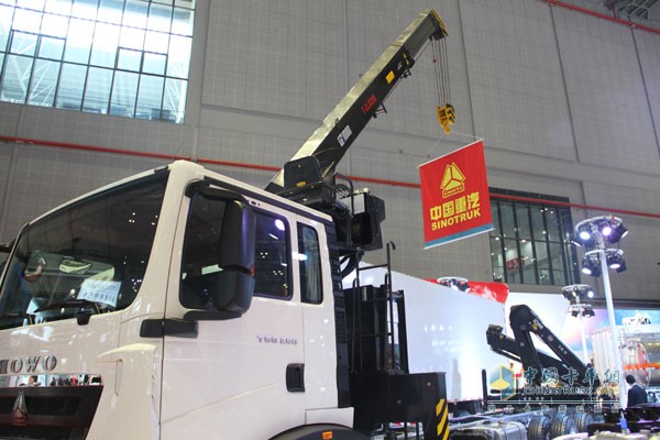 中國(guó)重汽HOWO T5G 國(guó)五 AMT 280馬力8X4隨車(chē)吊（希爾博上裝）