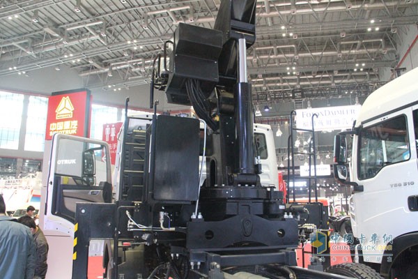 中國(guó)重汽HOWO T5G 國(guó)五 AMT 280馬力8X4隨車(chē)吊（希爾博上裝）