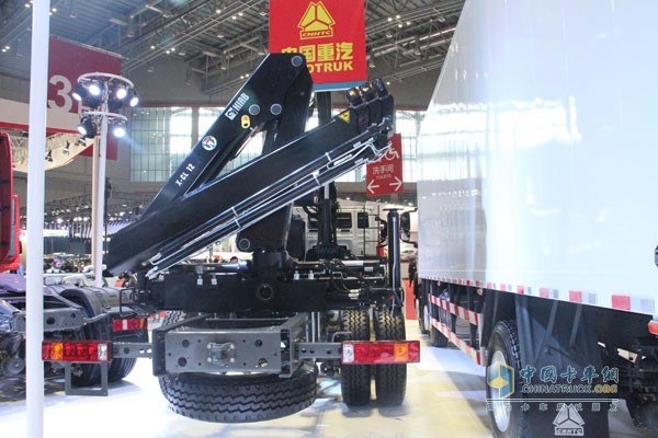 中國(guó)重汽HOWO T5G 國(guó)五 AMT 280馬力8X4隨車(chē)吊（希爾博上裝）