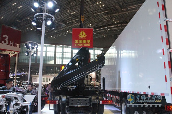 中國(guó)重汽HOWO T5G 國(guó)五 AMT 280馬力8X4隨車(chē)吊（希爾博上裝）