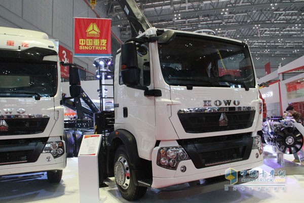 中國(guó)重汽HOWO T5G 國(guó)五 AMT 280馬力8X4隨車(chē)吊（希爾博上裝）