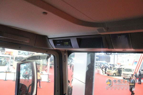 中國重汽HOWO T5G 國五 AMT 280馬力8X4隨車吊（希爾博上裝）