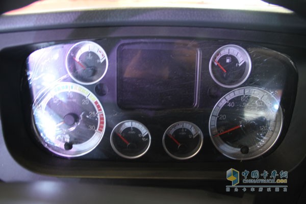 中國重汽HOWO T7H 國五 AMT 440馬力6X4牽引車