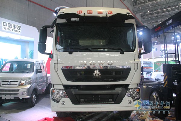 中國(guó)重汽HOWO T5G 國(guó)五 310馬力6X2 廂式中卡