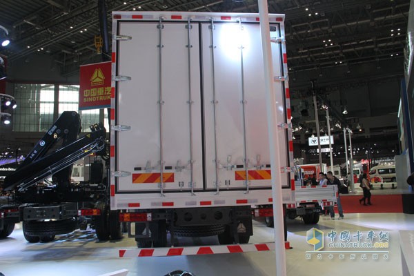 中國(guó)重汽HOWO T5G 國(guó)五 310馬力6X2 廂式中卡