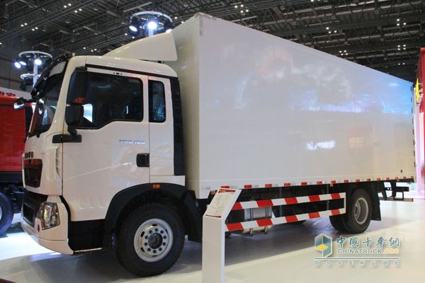中國重汽HOWO T5G 國五 180馬力4X2 廂式中卡